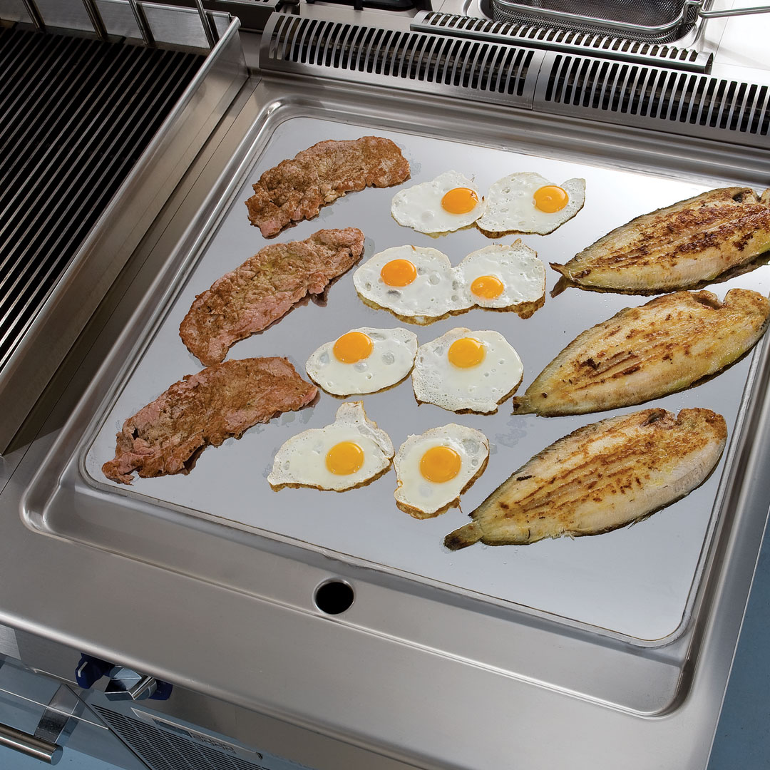 700XP Gas Griddle Plate with Smooth Brushed Chrome Plate 800mm