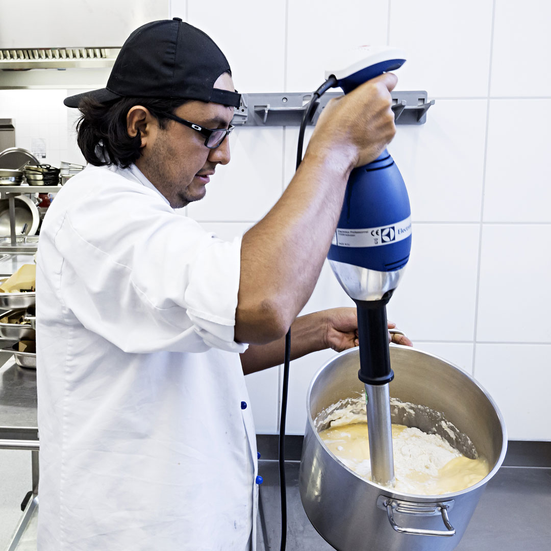 Electrolux Professional Bermixer Pro blending in kitchen