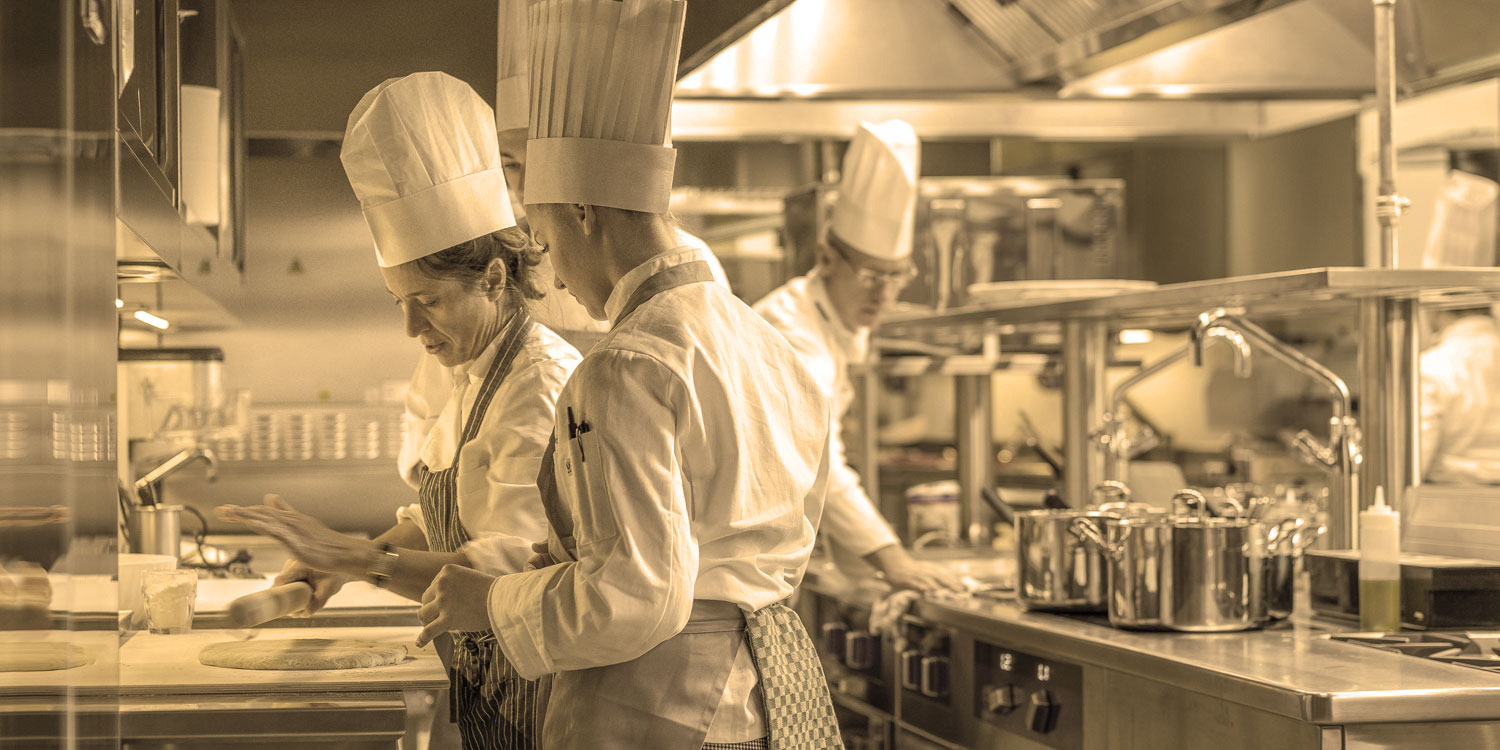 Choosing Commercial Kitchen Equipment Around Your Menu