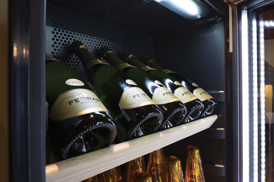 Electrolux Professional Wine Cabinets supports stable temperature for pefect serving