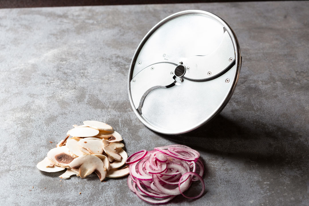 Easy and consistent food preparation slicing vegetables with Electrox Professional TrinityPro