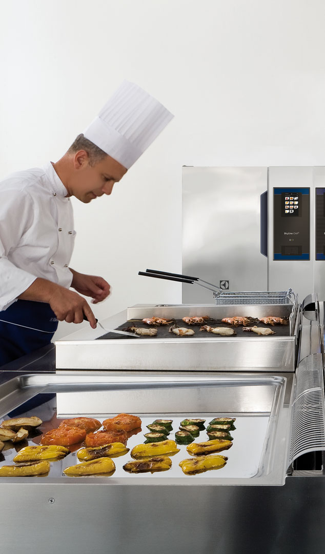 Electrolux Professional 900XP modular cooking line integration