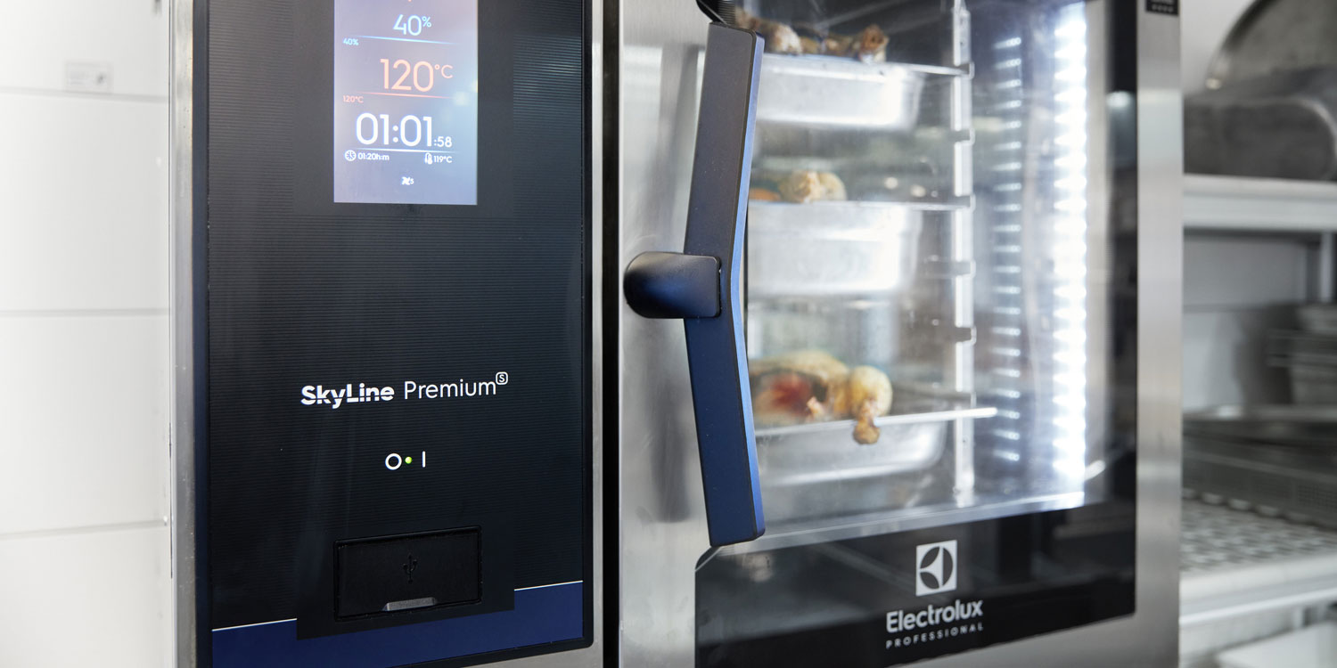 Electrolux Professional SkyLine PremiumS combi oven in use